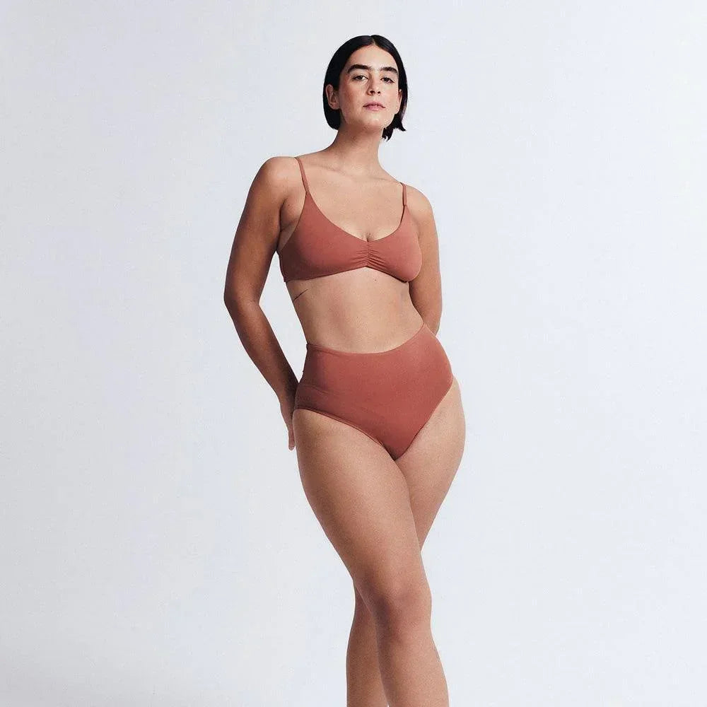 Conjunto Biquini Praia e Piscina | Top Triângulo e Calcinha Alta