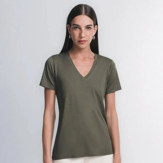 Compre 2 Tech T-Shirt Feminina Gola V e Ganhe + 1 Underwear