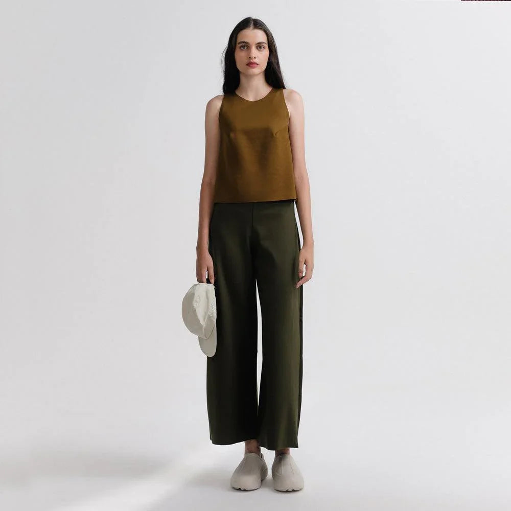 Minimal Top Feminino: design minimalista, tecido tecnológico e prático ...